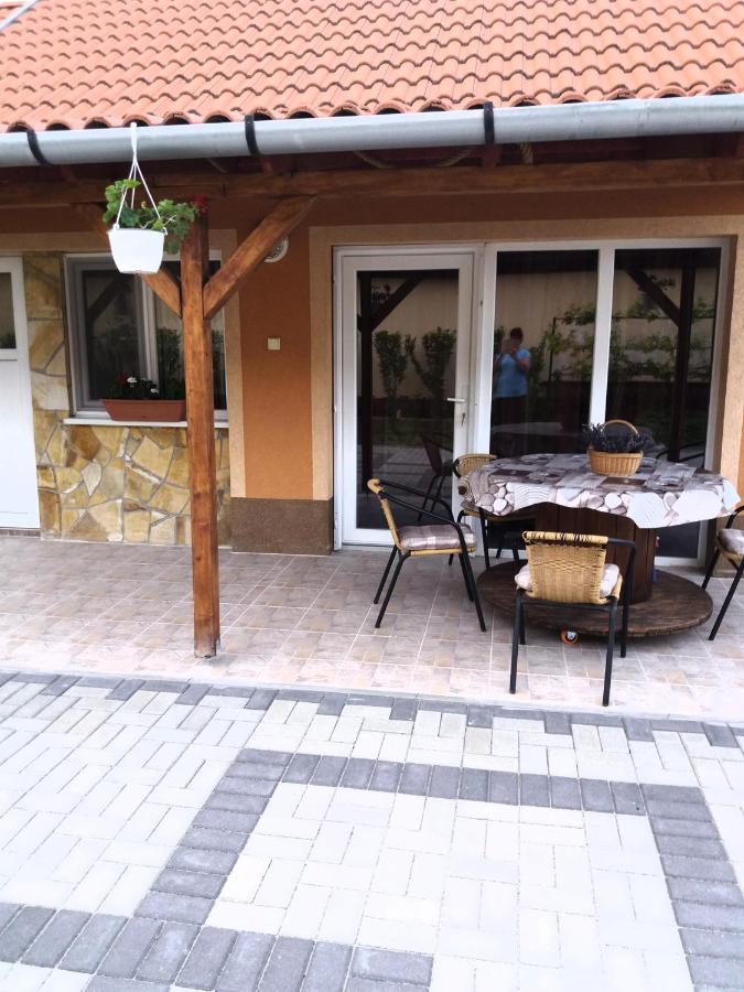 Levendulas Haz Hajduszoboszlo Exterior photo
